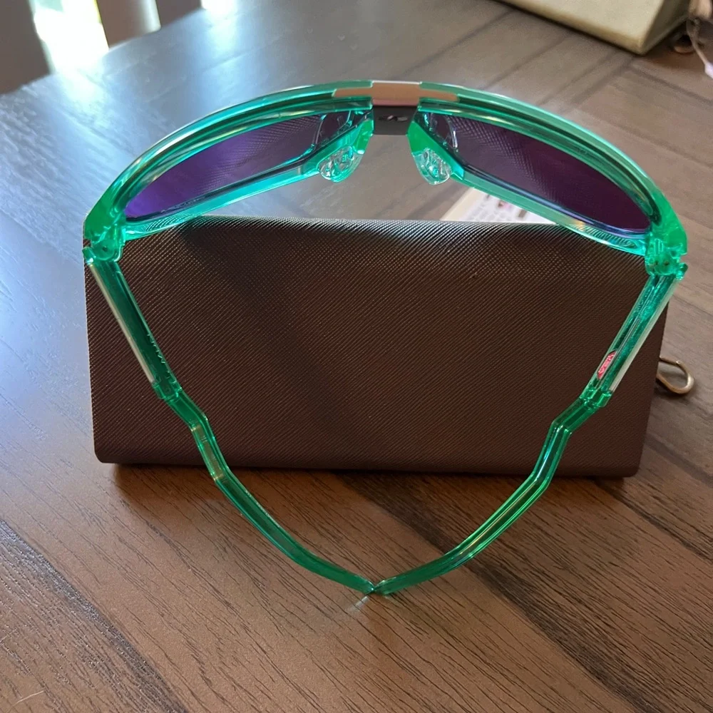 Oakley goggle style